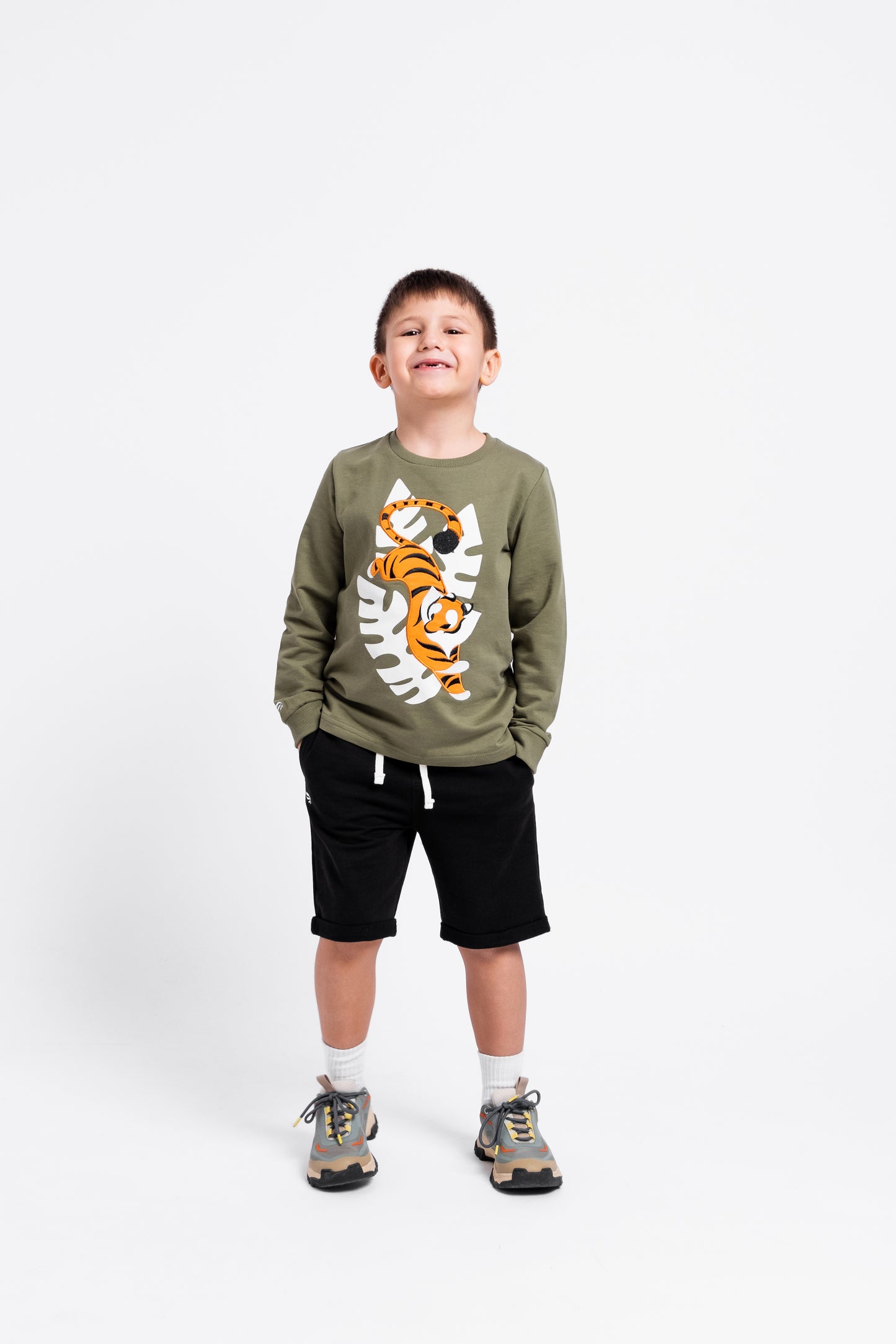 Long Sleeve T-Shirt with (Jumping Tiger) Applique embroidery - Olive