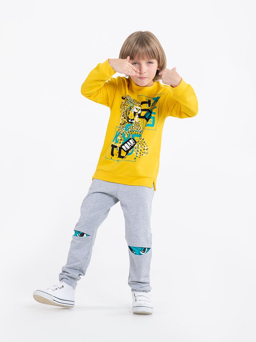 CWKB 62819-30-283 - Cherubino boys yellow sweatshirt with kung fu tiger print - model2